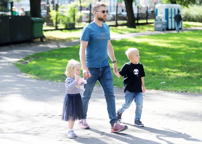 Rīgā šodien, 10. septembrī, desmito reizi norisinās Tēva dienas gājiens un festivāls.