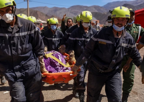 Zemestrīcē Marokā bojāgājušo skaits pietuvojies 2500
