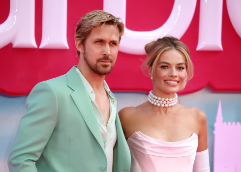 Raiens Goslings un Margota Robija.