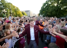 ФОТО: тысячи людей встретили сборную Латвии по баскетболу у памятника Свободы