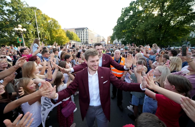 Встреча баскетболистов на площади.