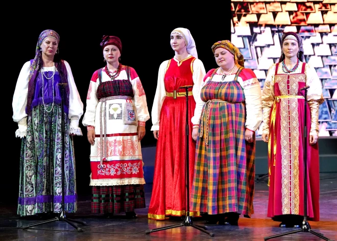 На мероприятия по сплочению национальных меньшинств выделят деньги... но в 2,5 раза меньше, чем баскетболистам