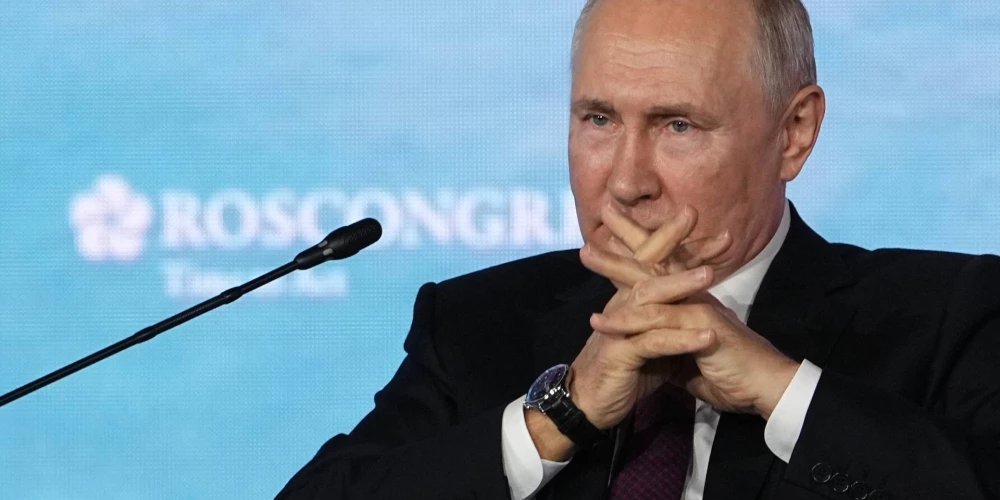 Vladimirs Putins 2023. gada 12. septembrī Austrumu ekonomikas forumā.