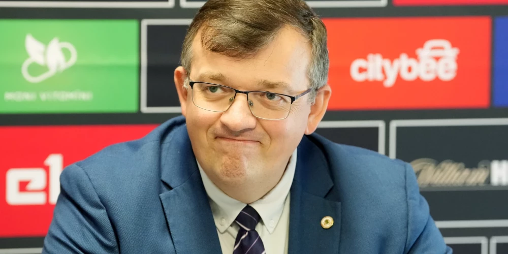 Latvijas Futbola federācija nesteidzas vērtēt Kazakeviča darbu 
