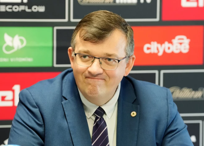 Latvijas Futbola federācija nesteidzas vērtēt Kazakeviča darbu 