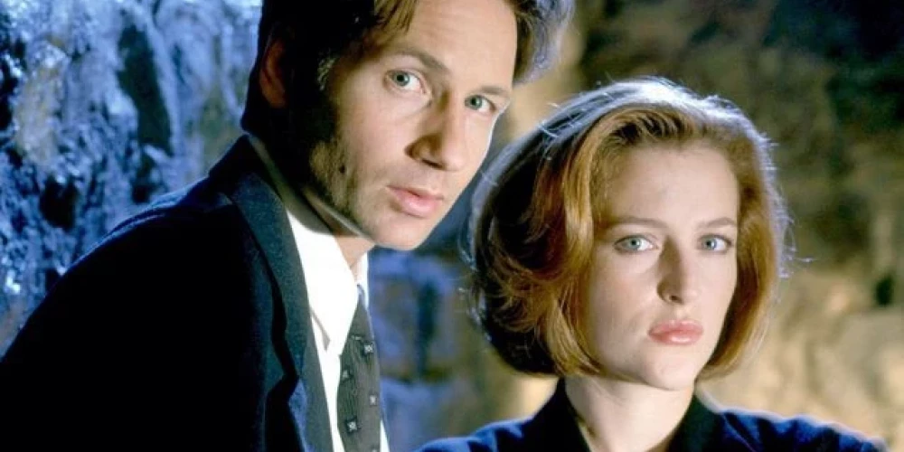 Дэвид Духовны и Джиллиан Андерсон в сериале "Секретные материалы"