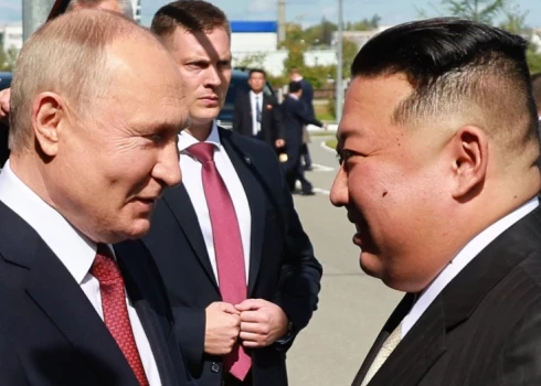 Ким Чен Ын и Путин встретились на космодроме