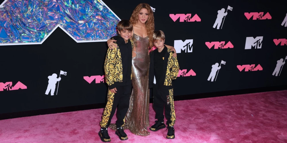 Шакира покорила премию VMA: получила награду и вышла на красную дорожку с подросшими сыновьями от Пике