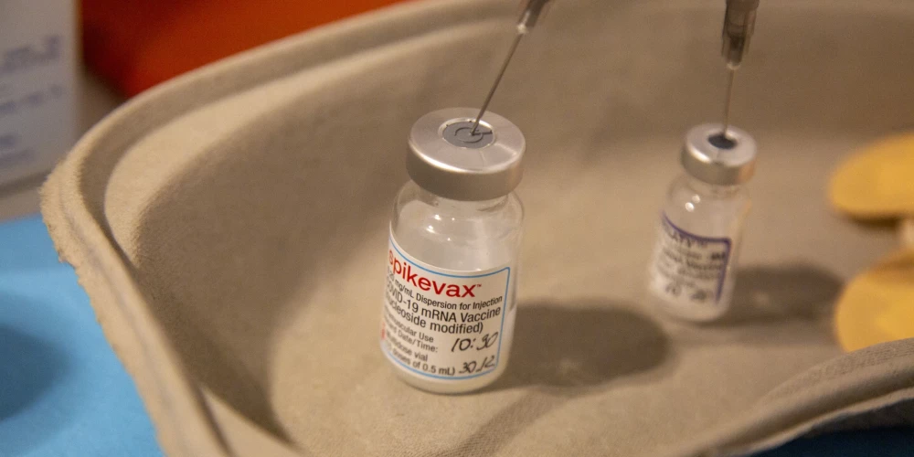 Латвия получила вакцины против нового варианта омикрона; отмечается рост заболеваемости Covid-19