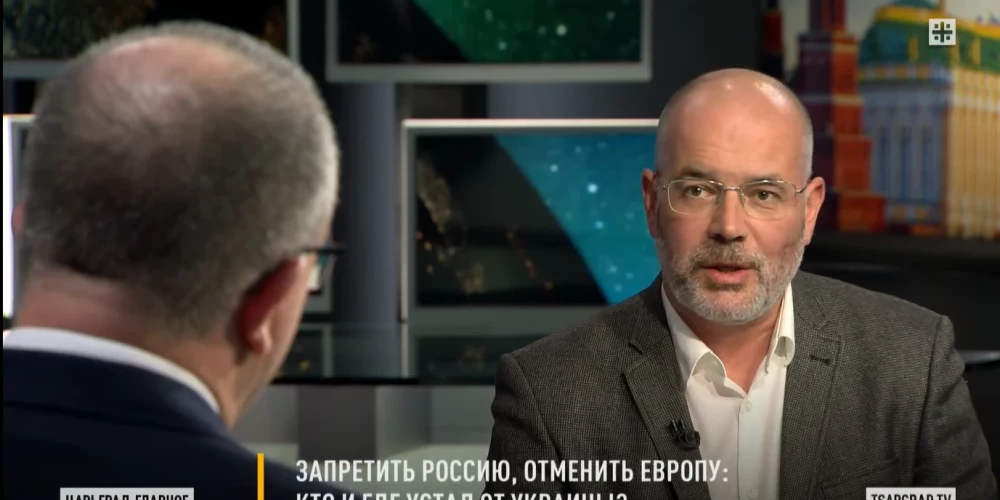 Mamikins Krievijas TV ņirgājas par Bučas slaktiņu un publiski runā par braukšanu uz Eiropu ar tankiem