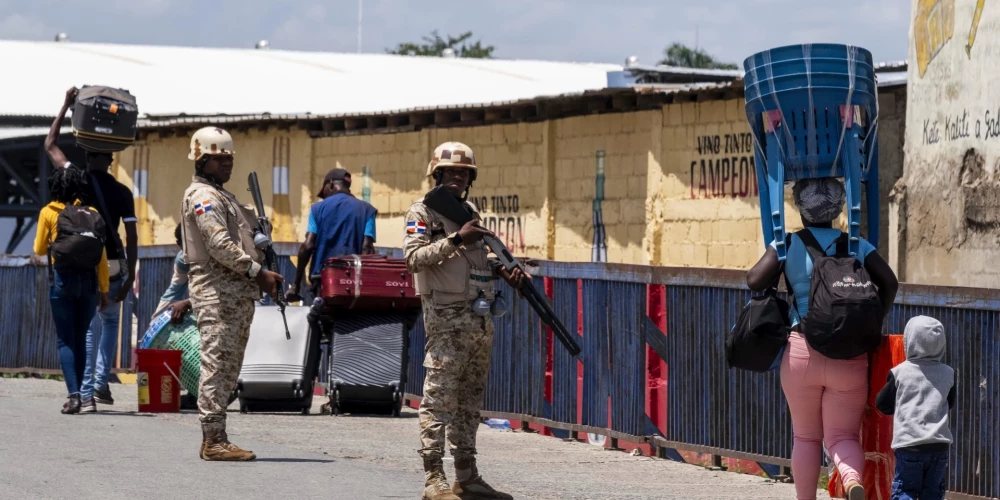 Dominikāna slēdz robežu ar Haiti ūdens strīda dēļ
