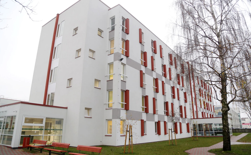 Jaunais mācību gads sācies ar asiņainu konfliktu kādā Rīgas dienesta viesnīcā