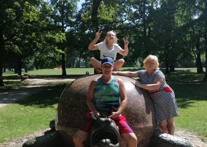 “Ārprāts, jūs nevarat iedomāties, kādai ellei jāiziet cauri!” Mamma, kuras meitiņa smagi saindējās, uzrunā citus vecākus