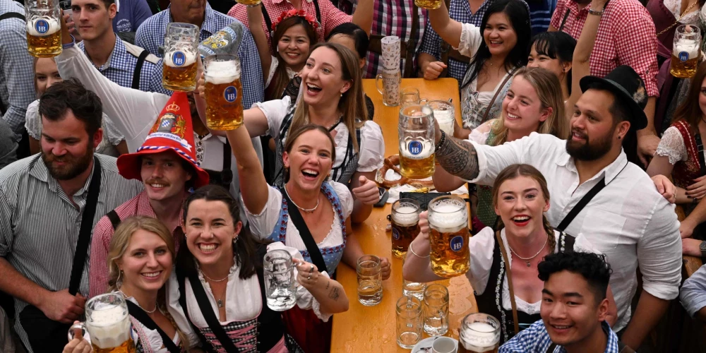 Sasodīti dārgs miestiņš, taču gaidīti svētki — Minhenē atkal valda "Oktoberfest"!