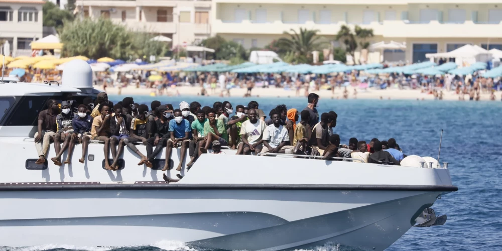 Lampedūzas salā migrantu kļuvis vairāk nekā vietējo