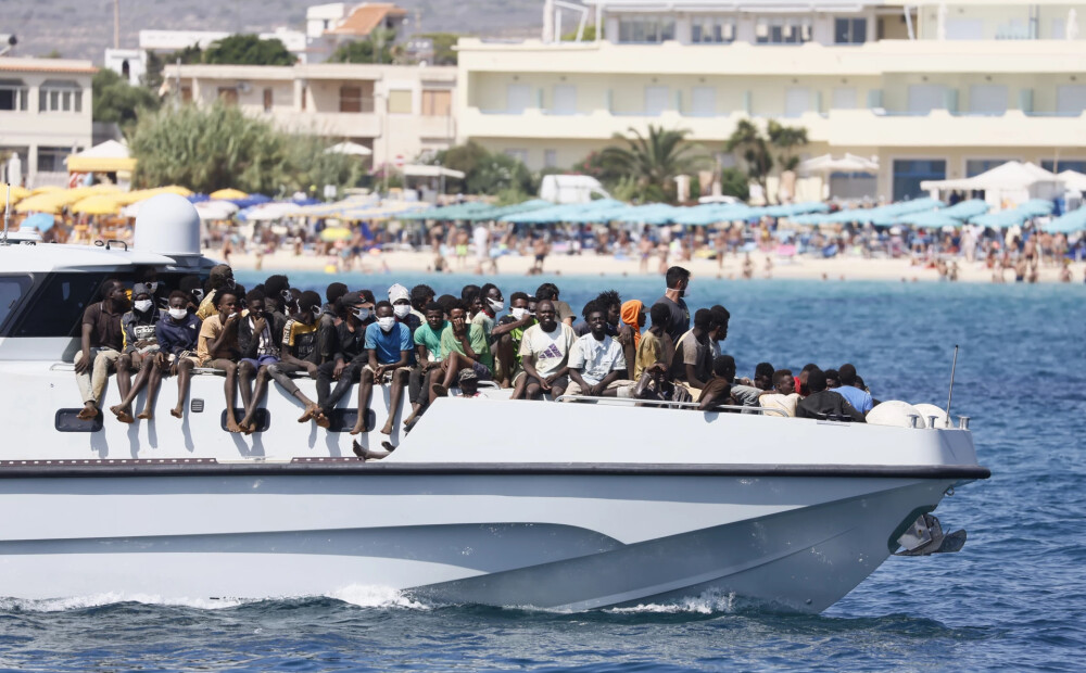 Lampedūzas salā migrantu kļuvis vairāk nekā vietējo