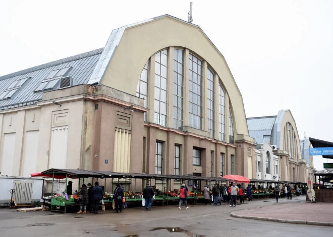 Par vairāk nekā pusmiljonu eiro nomainīs Rīgas Centrāltirgus sakņu paviljona jumtu