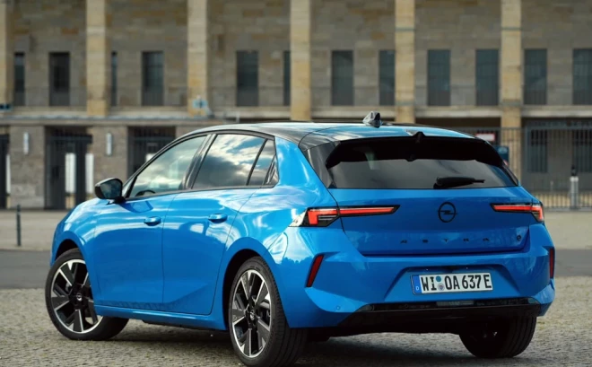 Latvijā "Astra Electric" nonāks pilnībā aprīkotā "Business Launch Edition" versijā par 48 390 eiro.