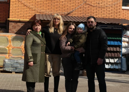 "Мы уже потеряли надежду": Лобода восстанавливает квартиру молодой семьи, разрушенную из-за войны в Украине