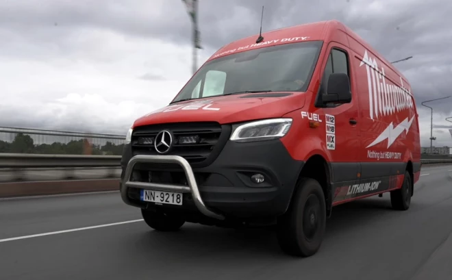 Nesen "Milwaukee" floti papildinājis mazāks furgons uz "Mercedes-Benz Vito" bāzes.