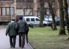 Krievijas vēstniecība noliedz Maskavas vainu pensiju izmaksas aizkavēšanā
