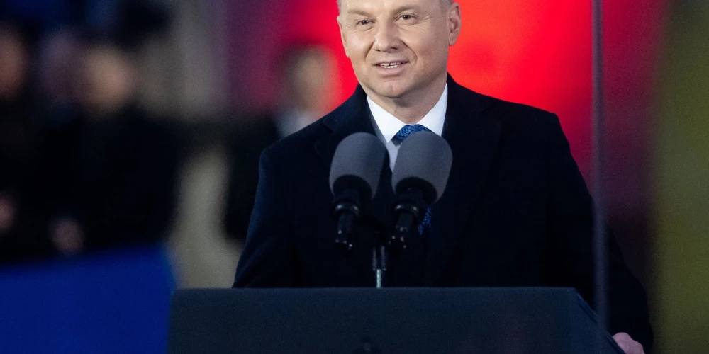 Polijas prezidents Ukrainu salīdzinājis ar slīcēju, kurš "var noslīcināt glābēju"