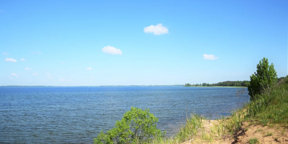 Rāznas nacionālais parks ir jaunākais un otrs lielākais no četriem Latvijas nacionālajiem parkiem. Parks atrodas Latgalē, Rēzeknes novadā, daļēji arī Krāslavas un Ludzas novados. Parka teritorija aizņem 59 615 ha lielu teritoriju, tas atrodas Rāznas ezera apkārtnē, Latgales augstienes centrālajā daļā.