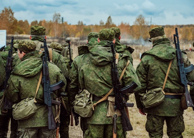 Donbasā krievi mobilizējuši gandrīz visus komunālo pakalpojumu darbiniekus, pilsēta grimst atkritumos