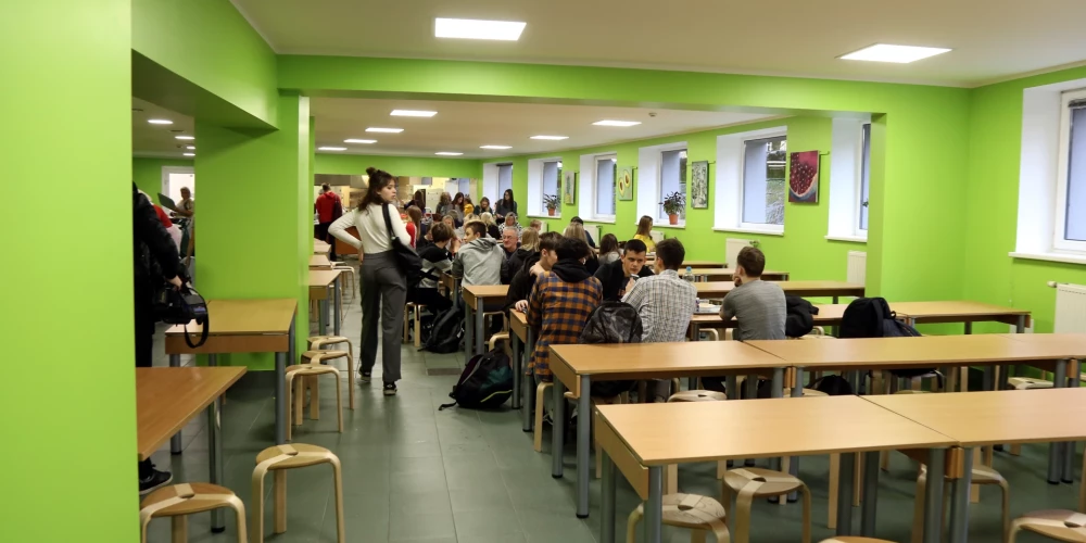Rīgā vairs neapmaksās citu pašvaldību bērnu ēdināšanu galvaspilsētas skolās