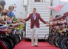 Pirms desmit gadiem! Tā divkārtējo olimpisko čempionu Māri Štrombergu sagaidīja mājās no olimpiādes Londonā. Par tur nopelnīto zelta medaļu un par Pekinas zeltu viņš prēmijās no valsts saņēma 200 000 latu.