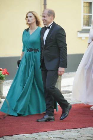 Ierodoties uz jaunā Valsts prezidenta Edgara Rinkēviča inaugurācijas ceremoniju.