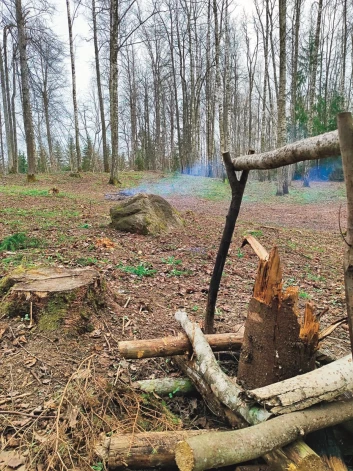 Āža kalna Svētbirzī notiek gan labiekārtošanas talkas, gan gadskārtu riti.