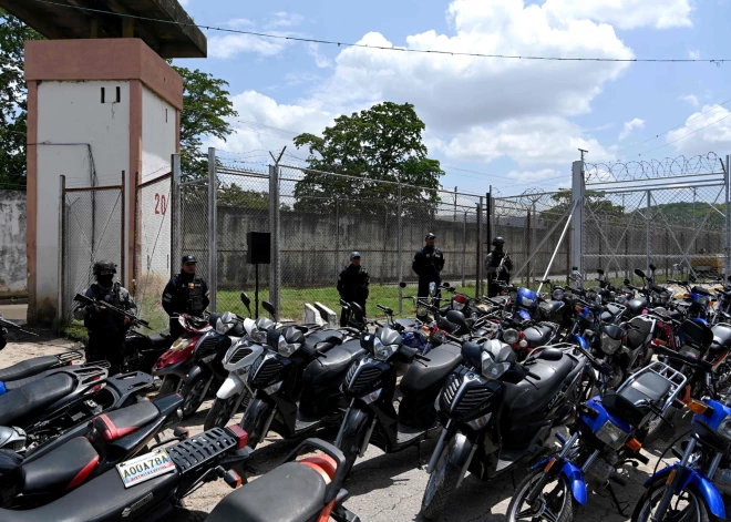 VIDEO: Viņiem bija viss skaistai dzīvei - naktsklubs, kazino un pat savs zoodārzs! Un tad atnāca 11 000 policistu un viņiem (cietumniekiem) to visu atņēma