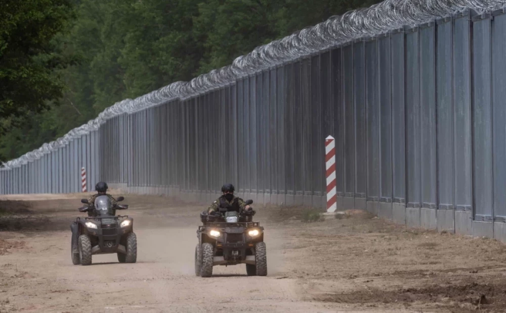 Germany’s Temporary Border Control Points to Combat Human Smuggling: Minister Fezer’s Views