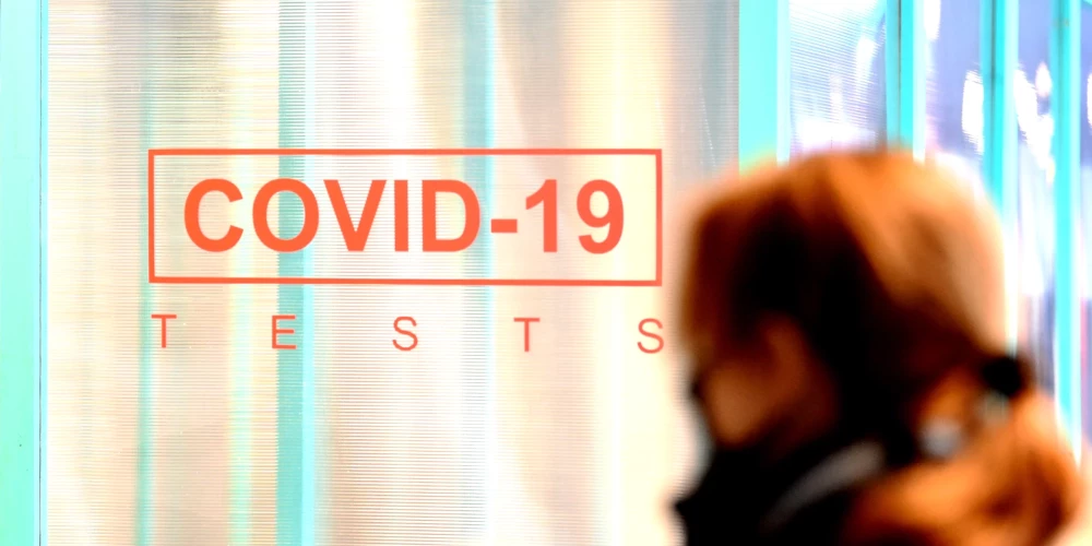 Veselības ministrija rosina Covid-19 un pērtiķu bakas nereģistrēt kā bīstamas infekcijas slimības