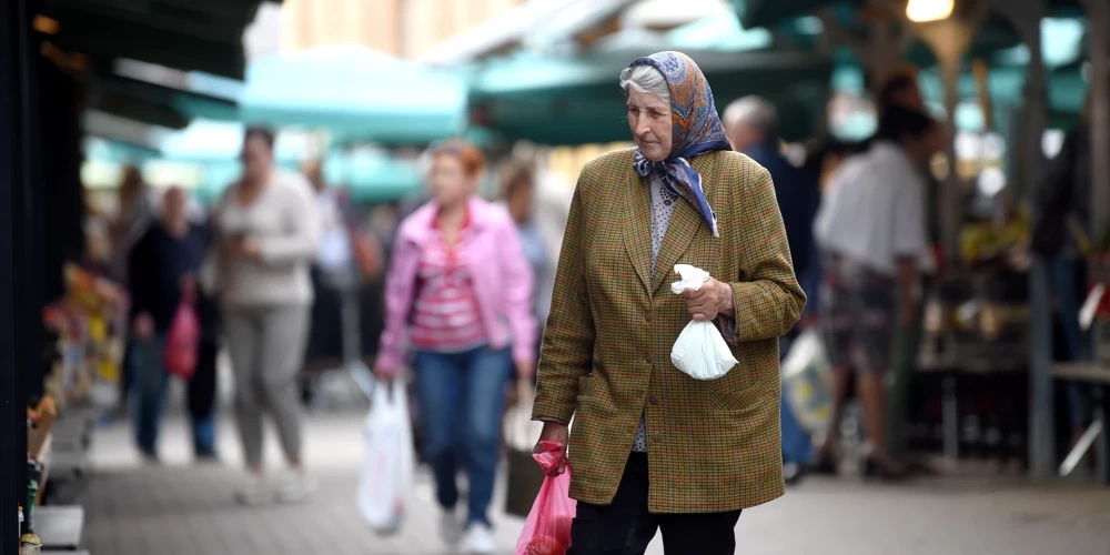Jau nedēļu kavējas Krievijas pensiju izmaksa
