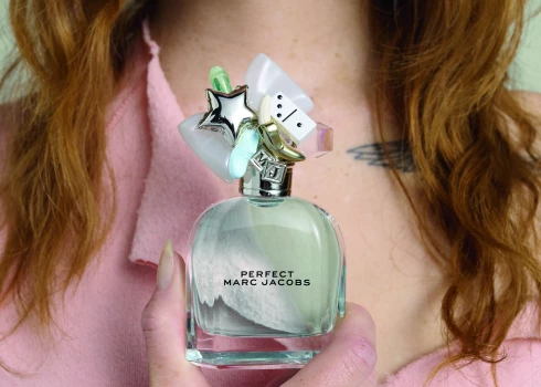 “Marc Jacobs” svaigās smaržu nianses, līdzekļi ādas tvirtuma nostiprināšanai - kas jauns kosmētikas un aromātu pasaulē
