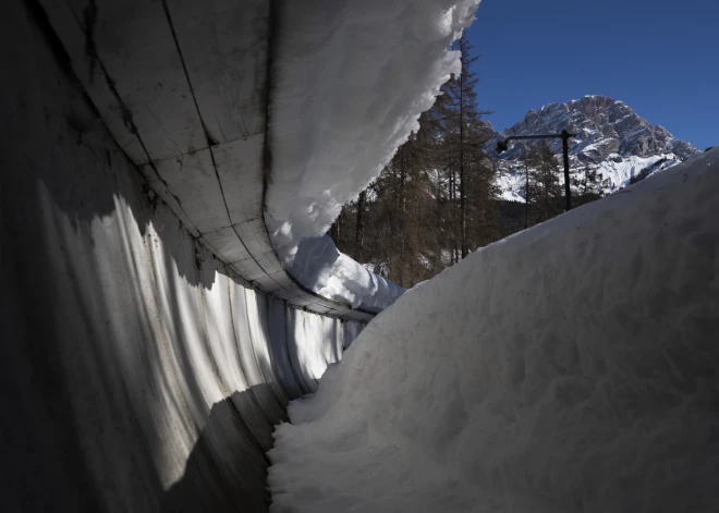Kortīnā protestē pret olimpiskās ledus trases atjaunošanu