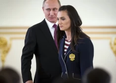 Krievijas sportiste Jeļena Isinbajeva un Vladimirs Putins 2016. gadā. 