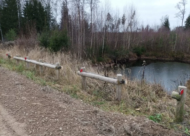 Rēzeknē taupa uz tualetes papīra rēķina, Bauskā “nobrauc” skeitparku, Talsos posta ezera piekrasti: kriminālā province