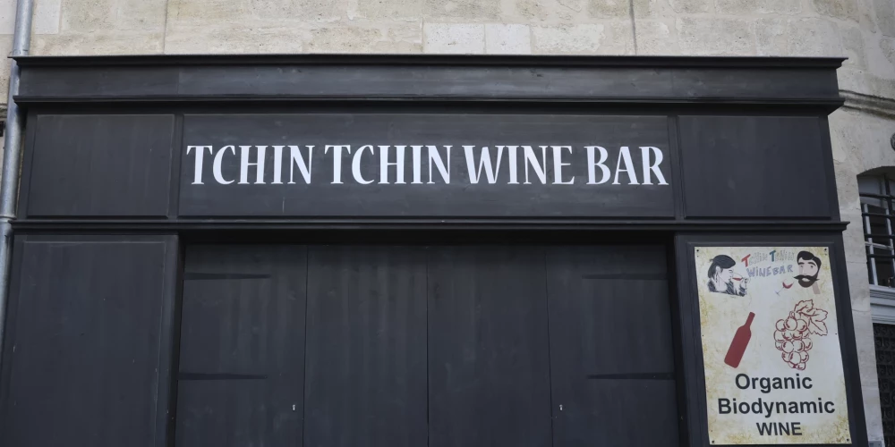 Nāvējošs botulisma uzliesmojums Francijas vīna bārā izraisījis satraukumu visā pasaulē
