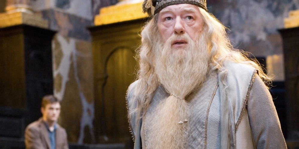 Умер уже второй актер, сыгравший профессора Дамблдора в фильмах о Гарри Поттере
