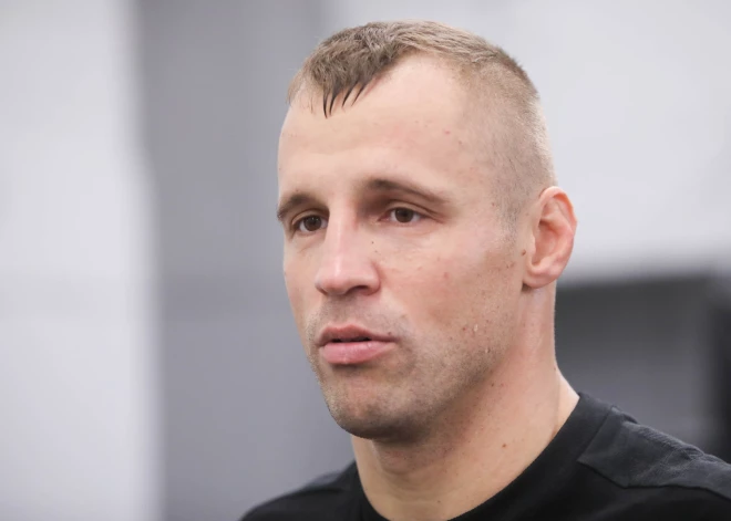 "Kamēr mums būs šādi fizikas skolotāji, valstī izglītības nebūs!" Mairis Briedis nepaliek atbildi parādā balto svītru sāgā