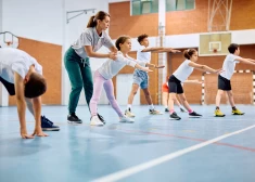 Освобождений от уроков физкультуры в латвийских школах теперь не будет - заниматься будет каждый
