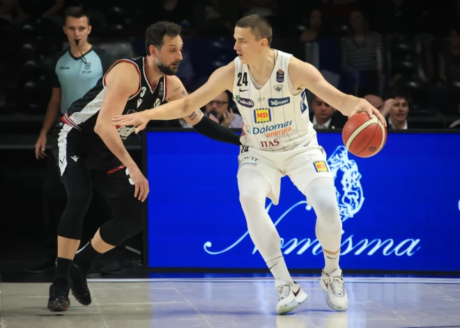 Gražulis uguņo Itālijas čempionātā, iemetot septiņus tālmetienus