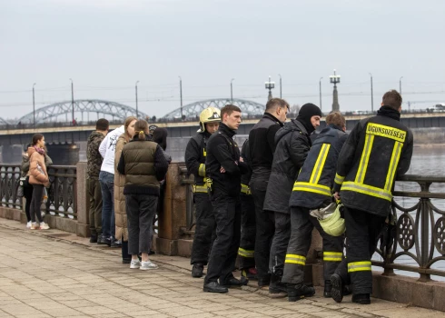 Из-за нехватки кадров пожарные и спасатели в Латвии работают с перерывами