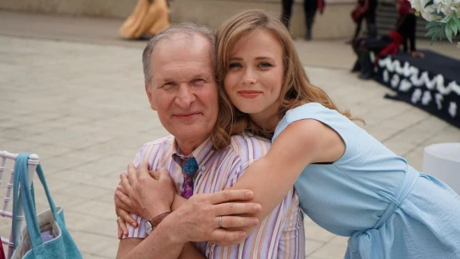 Федор Добронравов помогал Анне во время съемок «Сватов», и она все время благодарила его за это. Однако теперь ничего хорошего Кошмал о нем сказать не может…