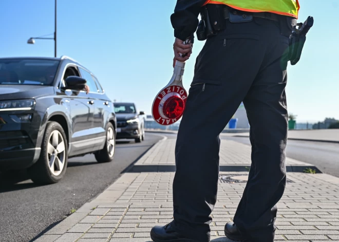 EK pieprasa Polijai paskaidrojumus par vīzu skandālu