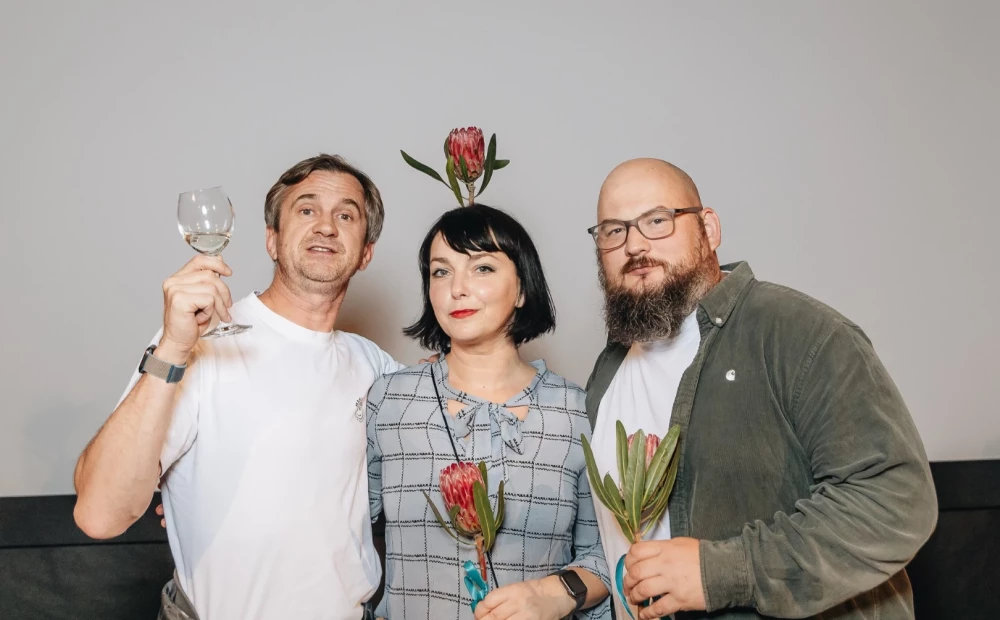 Latvian Comedy Series Premiere: Director Una Rozenbaum and Creative Team Celebrate Success