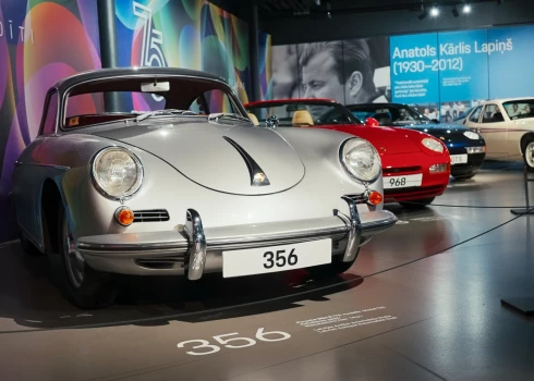 Pāris īpašu eksemplāru Lapiņam veltītajai izstādei atvēlējis arī "Porsche" muzejs Štutgartē.